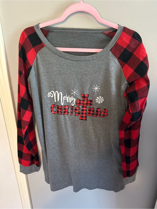 Tops - Women's Grey Long Sleeve 'Merry Christmas' Buffalo Plaid Raglan Tee